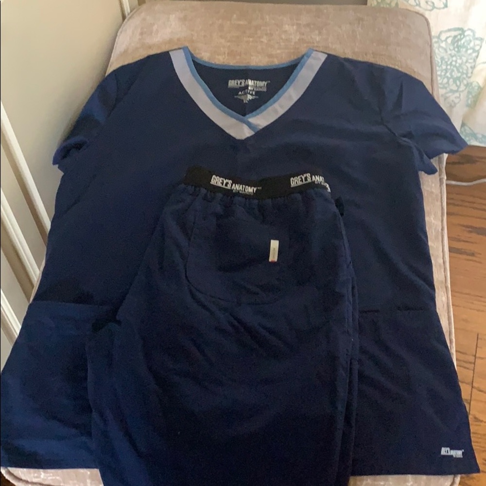 Navy Grey’s Anatomy women’s scrubs- NEVER WORN